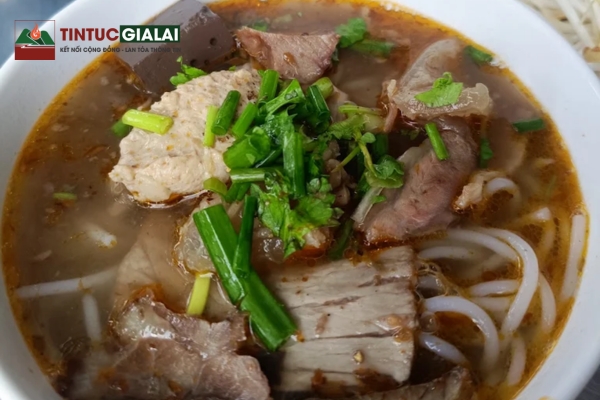 Bún Bò Huế Nga Mô Pleiku – Quán Bún Bò Huế Đậm Đà Phố Núi Tại Gia Lai