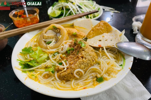 Bún Riêu Tư Pleiku – Quán Bún Riêu Gia Truyền Đậm Vị Tại Gia Lai