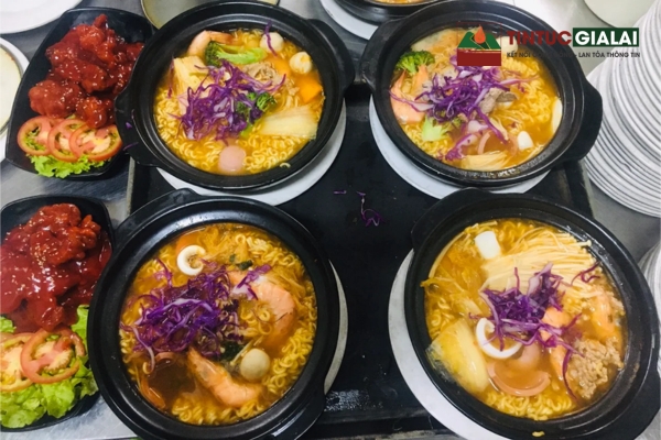 Mì Cay Kitachi Pleiku – Quán Ăn Hàn Quốc & Đồ Nướng Tokbokki Tại Gia Lai
