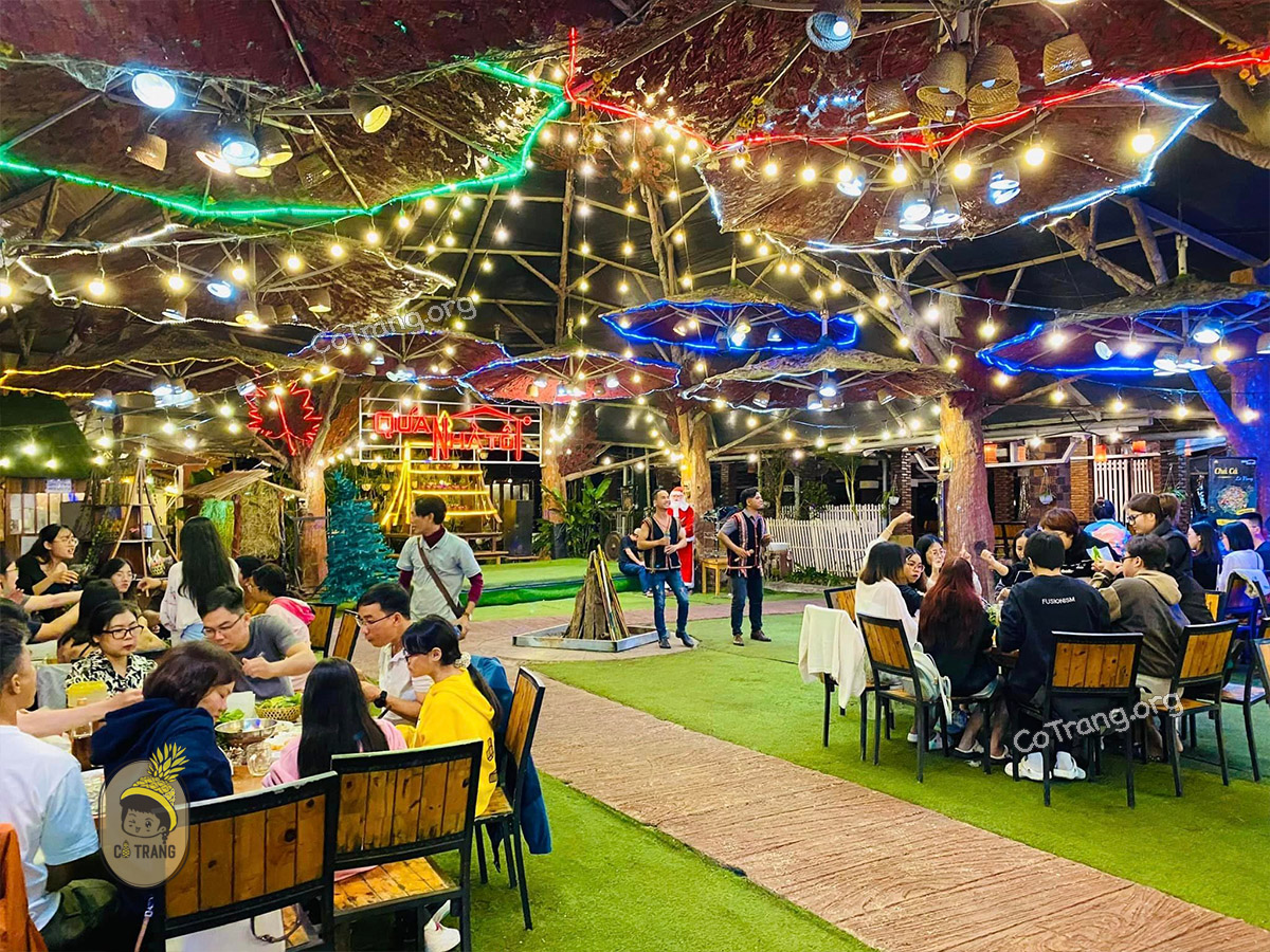 Quán Nhà Tôi Pleiku – Ẩm Thực Sân Vườn & Hồ Cá Sinh Thái